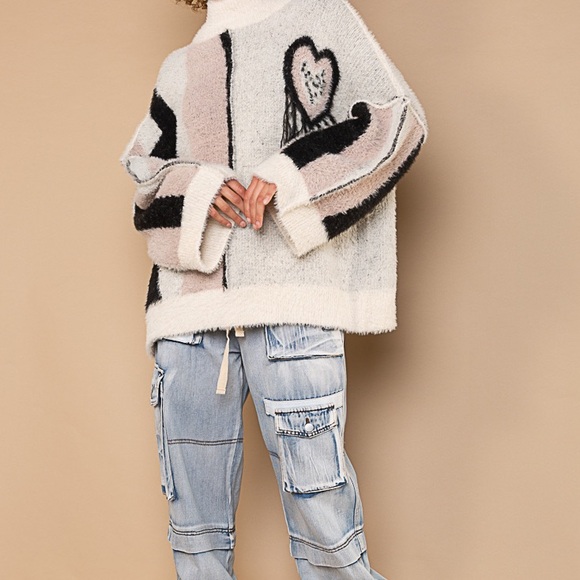 572. POL MOHAIR Last 1! Oversized warm Black/cream Sweater Heart Mock fringe - Picture 3 of 4